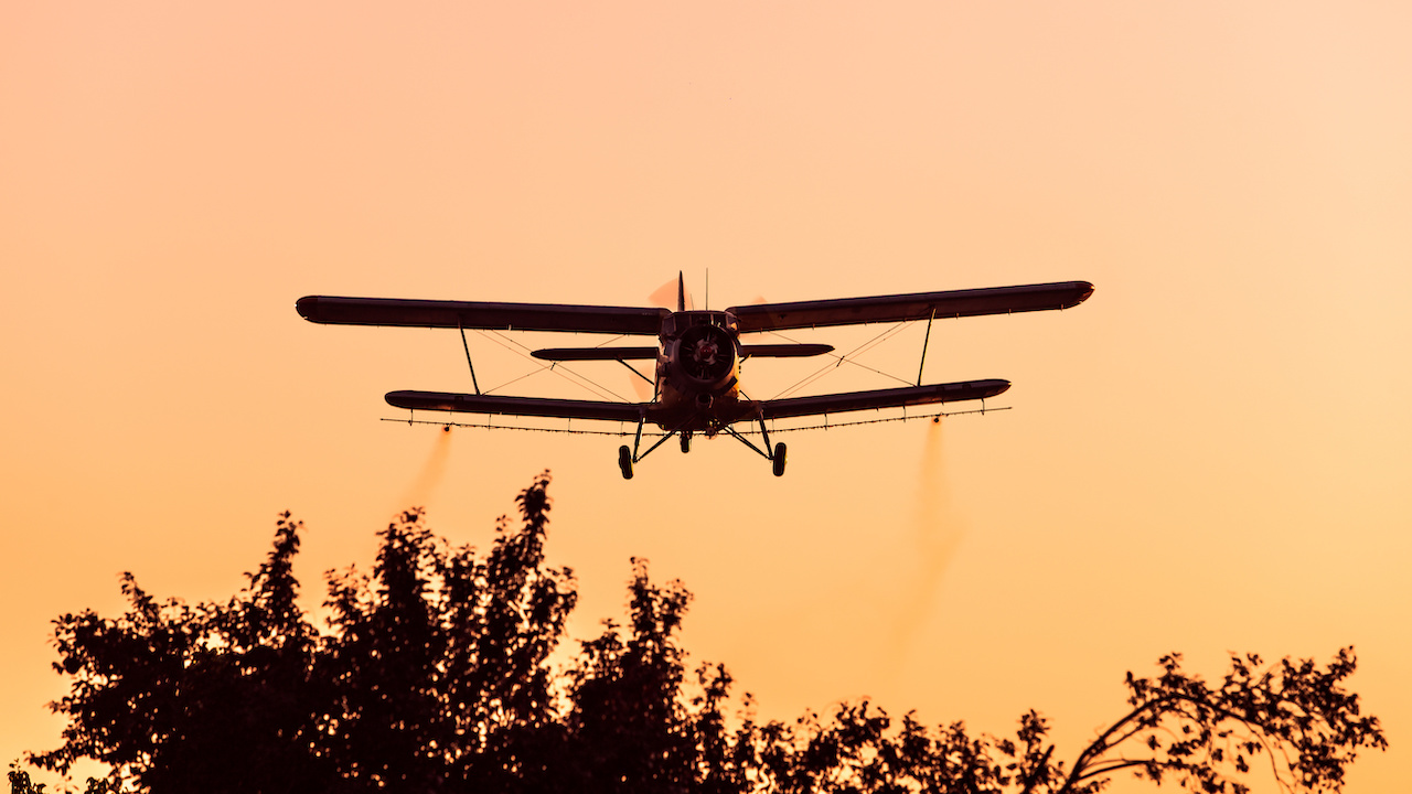 cropduster plane spraying mosqitos jpeg